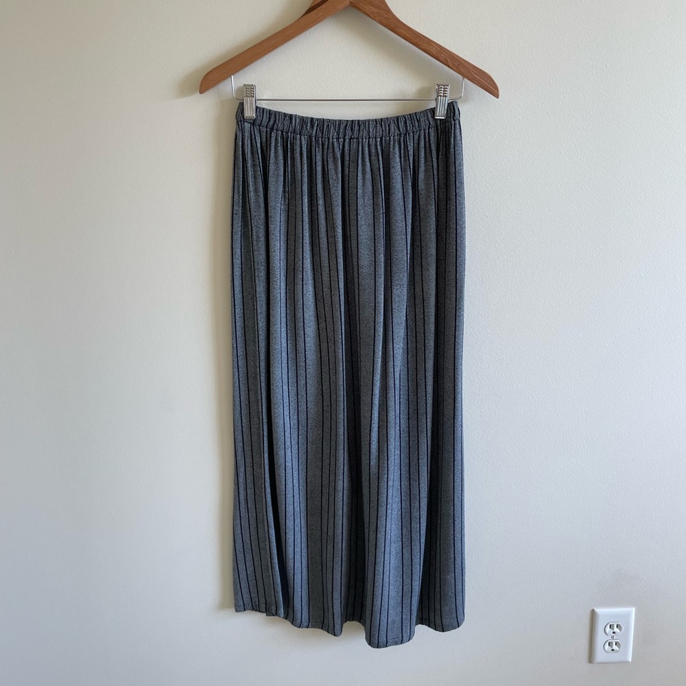 Size M Vintage Jules Gray and Navy Pinstripped Skirt